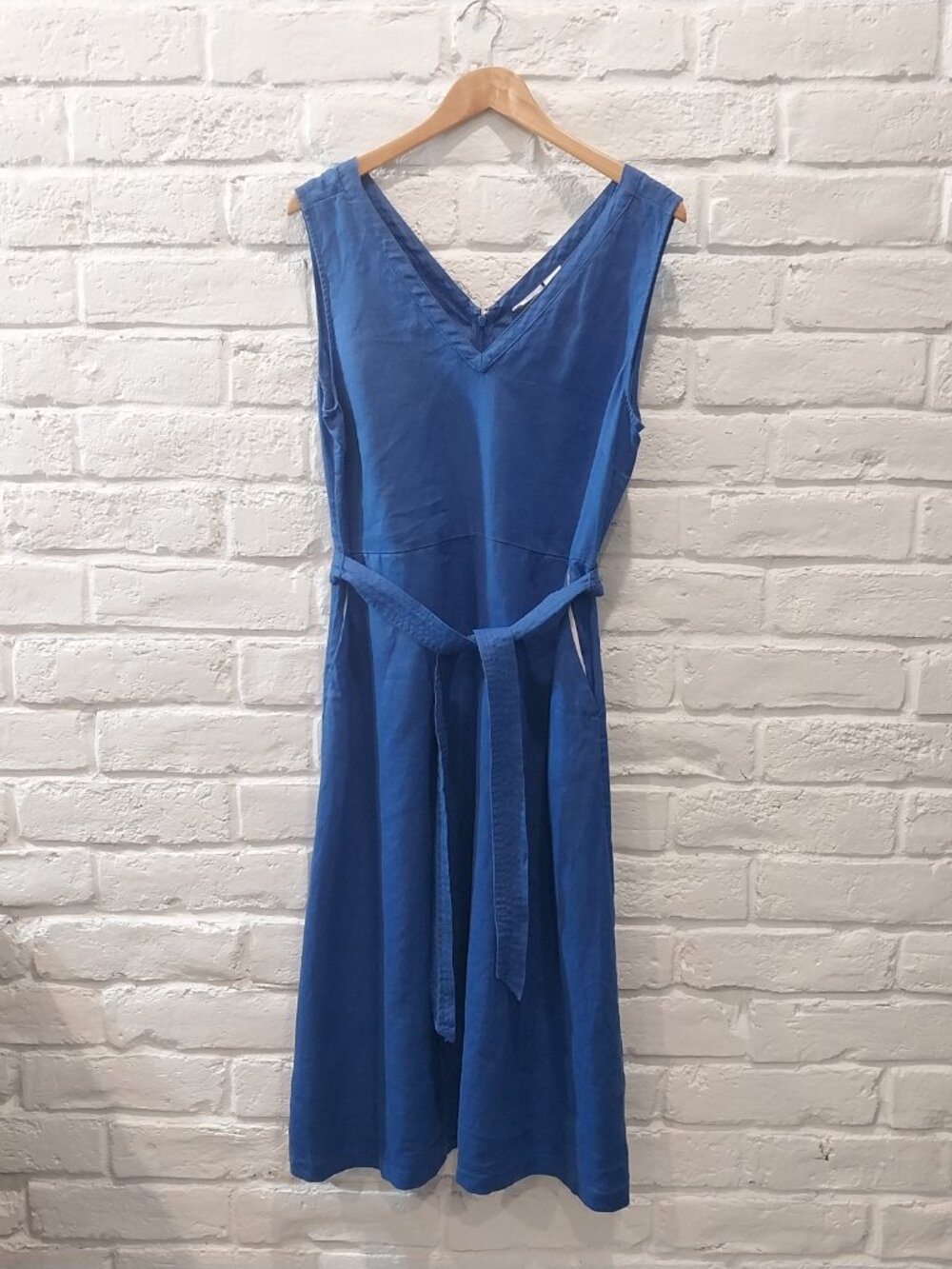 Nicole Miller 100% Linen Midi Dress 12 L Blue V-Neck Tie Belt Sleeveless Pockets